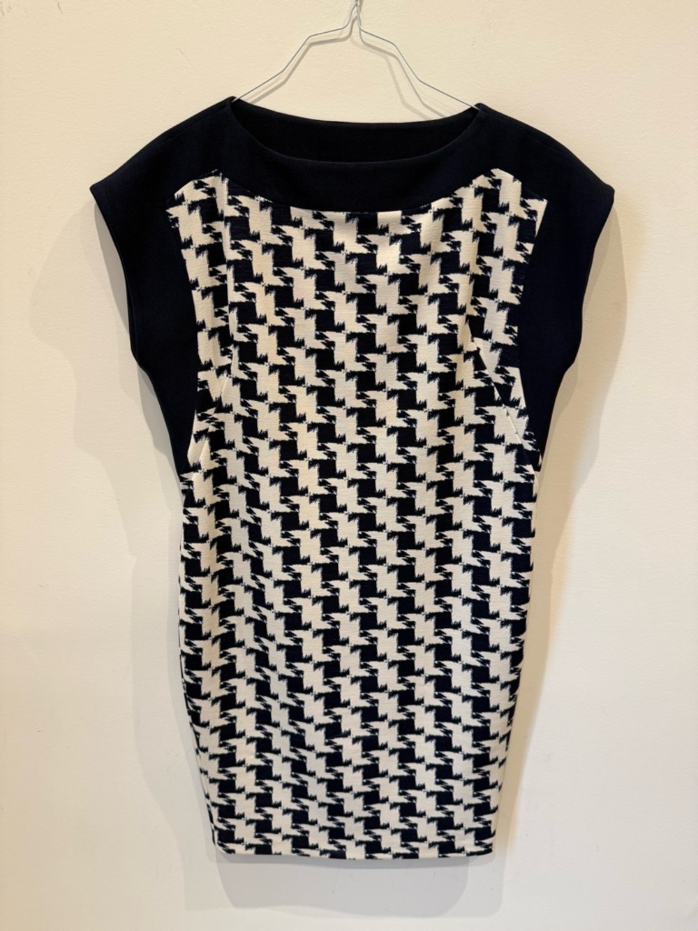 Freda’s Navy and White Houndstooth Shift Dress